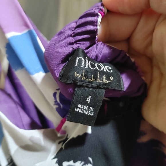 Semi formal dress - Picture 4 of 4